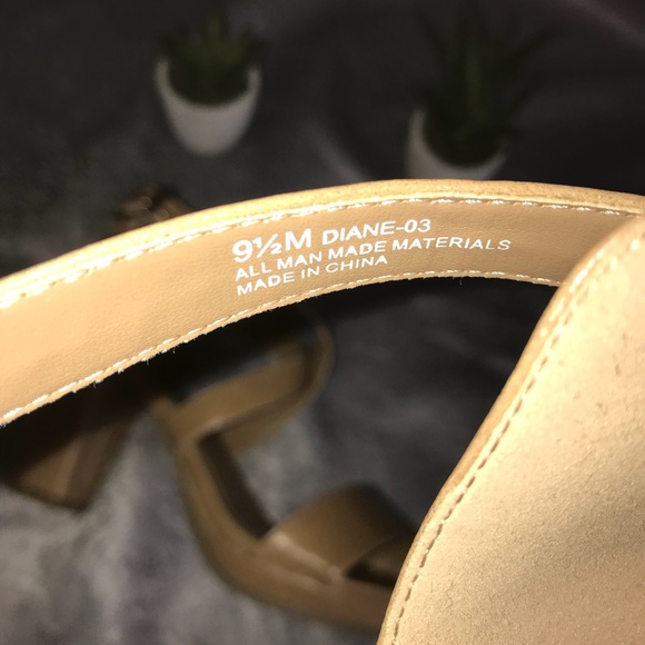 TOETOS Cross Strap Open Toes Mid Chunky Heels Nude - Picture 6 of 8